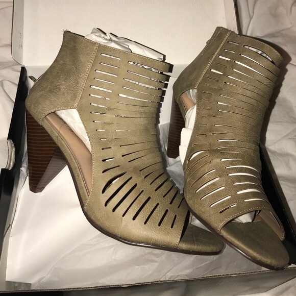 Shoes - New in box booties